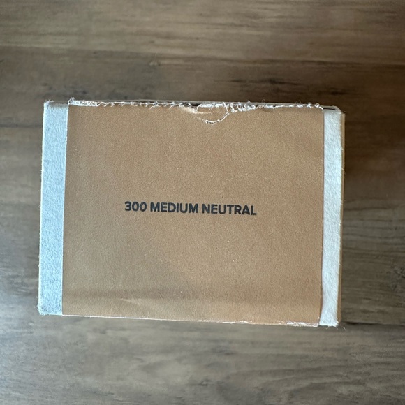 Haus Labs Triclone Skin Tech Foundation - Picture 3 of 3